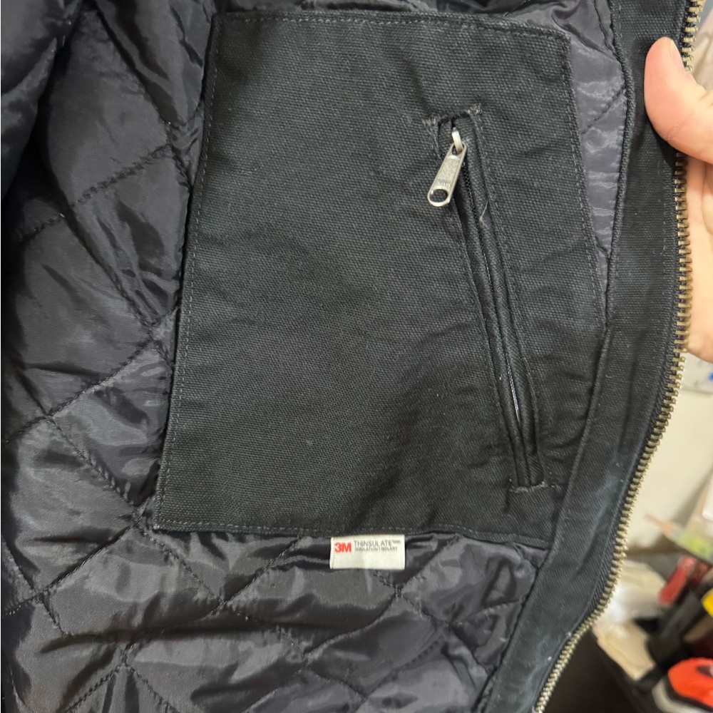Like New Carhartt Men’s Black Jacket - Picture 6 of 10